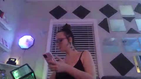 officialstormix online show from April 2026 02:05:01 AM