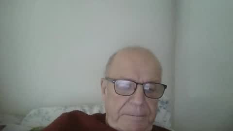 Snapshot of oggi95 chatting on February 2025 11:40:02 AM oggi95 online show from February 2025 11:40:02 AM