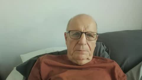 Snapshot of oggi95 chatting on September 2025 09:31:01 AM oggi95 online show from September 2025 09:31:01 AM