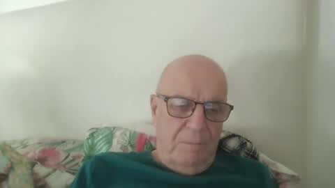 Snapshot of oggi95 chatting on September 2025 12:54:01 PM oggi95 online show from September 2025 12:54:01 PM