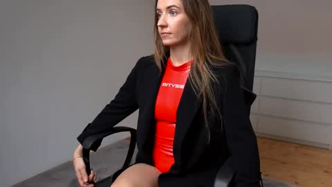 Snapshot of oh__lola chatting on February 2026 02:43:02 PM Lola online show from February 2026 02:43:02 PM