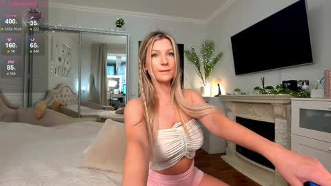 Snapshot of oh_julie chatting on January 2025 07:06:01 AM Julie online show from January 2025 07:06:01 AM