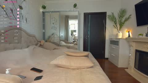 Snapshot of oh_julie chatting on February 2025 07:11:02 AM Julie online show from February 2025 07:11:02 AM