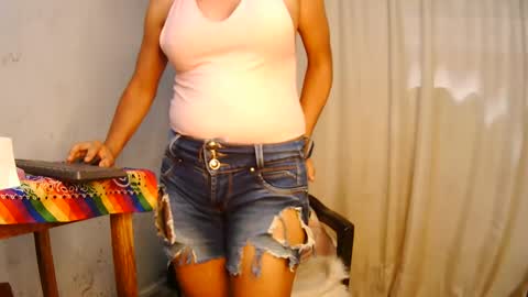 Snapshot of oh_tique chatting on February 2025 05:50:01 PM LU online show from February 2025 05:50:01 PM