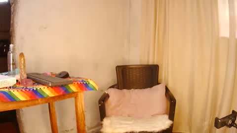 Snapshot of oh_tique chatting on February 2025 05:19:02 PM LU online show from February 2025 05:19:02 PM