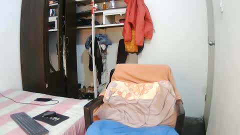 Snapshot of oh_tique chatting on September 2025 06:46:02 PM LU online show from September 2025 06:46:02 PM