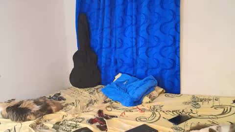 Snapshot of oh_tique chatting on November 2025 04:02:02 AM LU online show from November 2025 04:02:02 AM