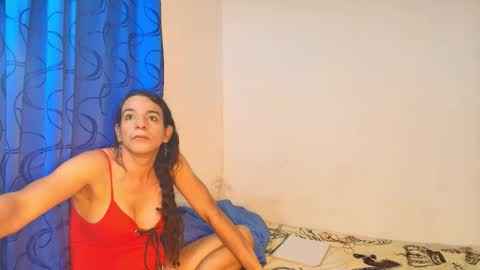 Snapshot of oh_tique chatting on December 2025 05:24:02 AM LU online show from December 2025 05:24:02 AM