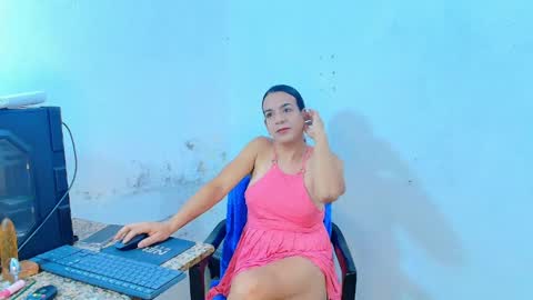 Snapshot of oh_tique chatting on April 2026 01:41:02 PM LU online show from April 2026 01:41:02 PM