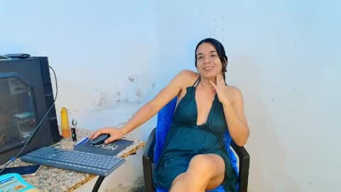 Snapshot of oh_tique chatting on April 2026 02:34:01 AM LU online show from April 2026 02:34:01 AM