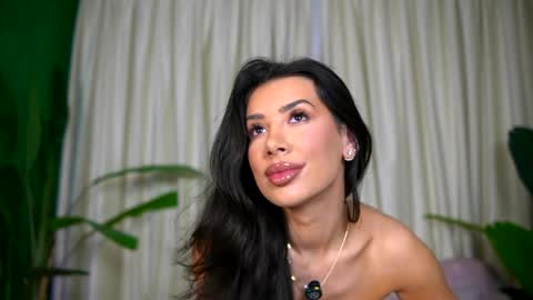Julia online show from May 2026 05:13:01 AM