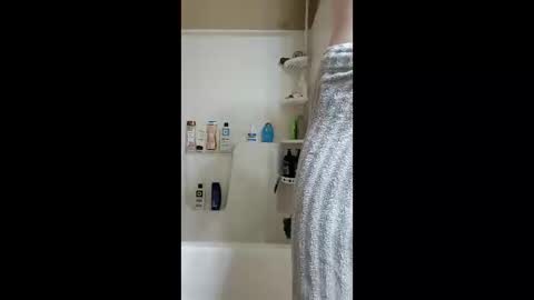 ohjaybones online show from April 2026 12:24:02 AM