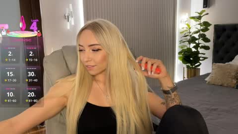 Snapshot of ohmyemma chatting on April 2026 01:14:01 AM Emma online show from April 2026 01:14:01 AM