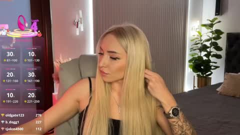 Snapshot of ohmyemma chatting on April 2026 05:19:02 AM Emma online show from April 2026 05:19:02 AM