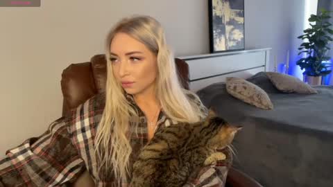 Emma online show from June 2026 01:18:02 AM