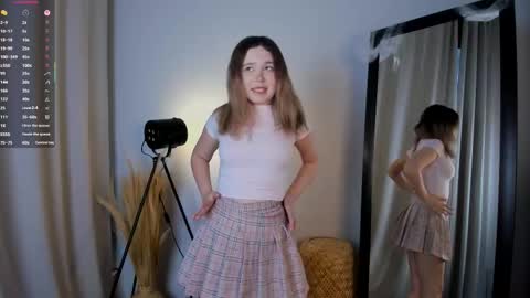 Snapshot of ohmymira chatting on November 2025 06:45:01 AM Milana online show from November 2025 06:45:01 AM