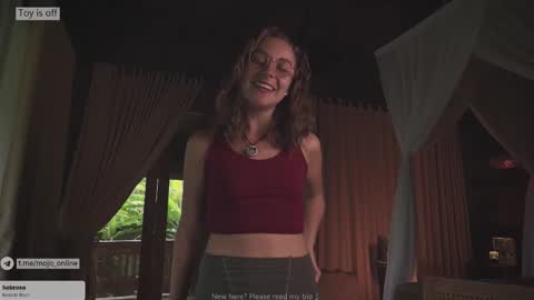 Snapshot of ohmymojo chatting on March 2026 08:05:02 AM Mo online show from March 2026 08:05:02 AM