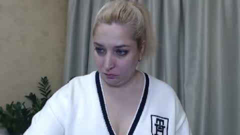 Snapshot of ohsweetiren chatting on December 2024 07:21:01 AM Iren online show from December 2024 07:21:01 AM