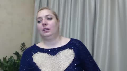 Snapshot of ohsweetiren chatting on December 2024 07:15:02 AM Iren online show from December 2024 07:15:02 AM