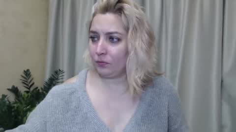 Snapshot of ohsweetiren chatting on December 2024 07:16:01 AM Iren online show from December 2024 07:16:01 AM