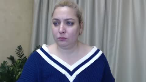 Snapshot of ohsweetiren chatting on December 2024 10:51:02 AM Iren online show from December 2024 10:51:02 AM