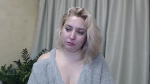 Snapshot of ohsweetiren chatting on December 2024 12:11:01 PM Iren online show from December 2024 12:11:01 PM