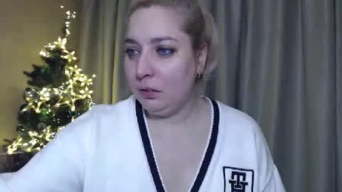 Snapshot of ohsweetiren chatting on December 2024 07:06:02 AM Iren online show from December 2024 07:06:02 AM