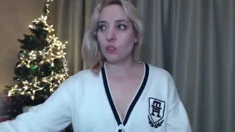 Snapshot of ohsweetiren chatting on December 2024 04:04:01 PM Iren online show from December 2024 04:04:01 PM