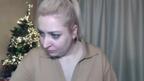 Snapshot of ohsweetiren chatting on January 2025 07:10:02 AM Iren online show from January 2025 07:10:02 AM