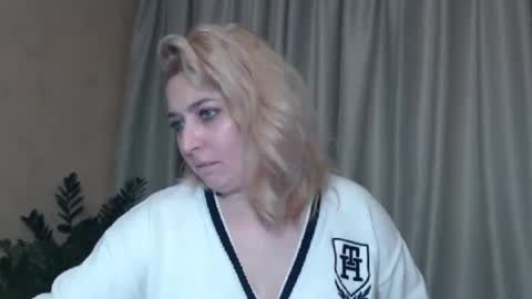 Snapshot of ohsweetiren chatting on January 2025 10:17:02 AM Iren online show from January 2025 10:17:02 AM