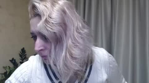 Snapshot of ohsweetiren chatting on January 2025 07:07:01 AM Iren online show from January 2025 07:07:01 AM