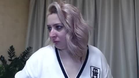 Snapshot of ohsweetiren chatting on January 2025 07:10:02 AM Iren online show from January 2025 07:10:02 AM