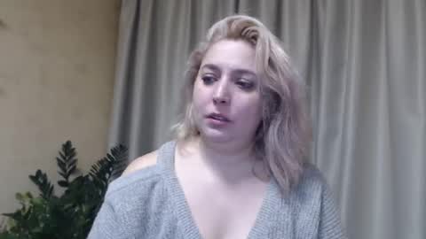 Snapshot of ohsweetiren chatting on February 2025 07:40:02 AM Iren online show from February 2025 07:40:02 AM