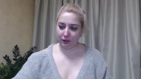 Snapshot of ohsweetiren chatting on February 2025 06:54:01 AM Iren online show from February 2025 06:54:01 AM