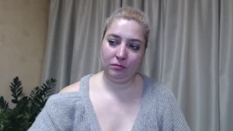 Snapshot of ohsweetiren chatting on February 2025 07:16:02 AM Iren online show from February 2025 07:16:02 AM