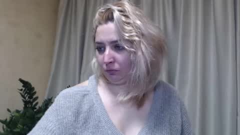 Snapshot of ohsweetiren chatting on February 2025 06:36:02 AM Iren online show from February 2025 06:36:02 AM