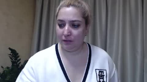 Snapshot of ohsweetiren chatting on March 2025 07:08:02 AM Iren online show from March 2025 07:08:02 AM