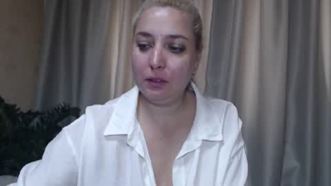 Snapshot of ohsweetiren chatting on September 2025 06:46:01 AM Iren online show from September 2025 06:46:01 AM