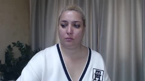 Snapshot of ohsweetiren chatting on September 2025 07:12:01 AM Iren online show from September 2025 07:12:01 AM