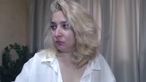 Snapshot of ohsweetiren chatting on September 2025 06:51:02 AM Iren online show from September 2025 06:51:02 AM