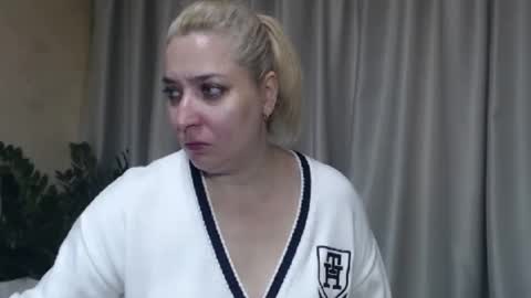 Snapshot of ohsweetiren chatting on October 2025 07:16:01 AM Iren online show from October 2025 07:16:01 AM