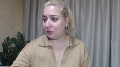 Snapshot of ohsweetiren chatting on October 2025 06:34:01 AM Iren online show from October 2025 06:34:01 AM