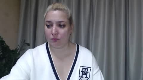 Snapshot of ohsweetiren chatting on October 2025 06:24:01 AM Iren online show from October 2025 06:24:01 AM