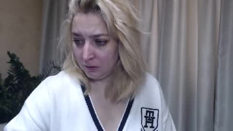 Snapshot of ohsweetiren chatting on October 2025 06:58:02 AM Iren online show from October 2025 06:58:02 AM