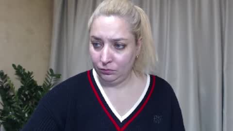 Snapshot of ohsweetiren chatting on November 2025 07:38:02 AM Iren online show from November 2025 07:38:02 AM