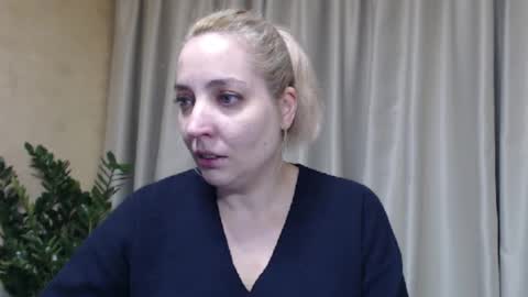 Mari online show from November 2025 09:18:02 AM