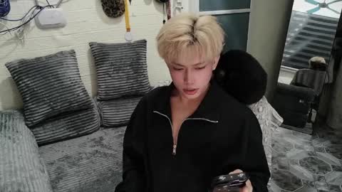 Snapshot of oishii_ii chatting on April 2026 04:22:01 PM oishii online show from April 2026 04:22:01 PM