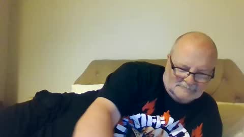 old_fkrr_ online show from May 2026 09:00:01 PM