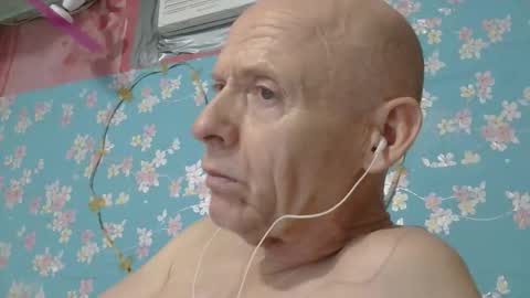 oldbuthorny62 online show from May 2026 03:18:02 PM