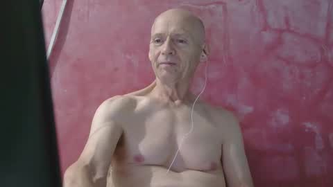 oldbuthorny62 online show from May 2026 03:00:01 PM